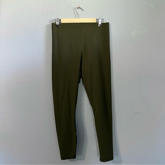 Everlane Perform Seamless Leggings - Picture 5 of 8